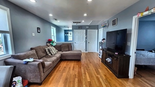 530 Mountain Ave, Apt 2