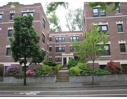 590 Washington St, Apt 2
