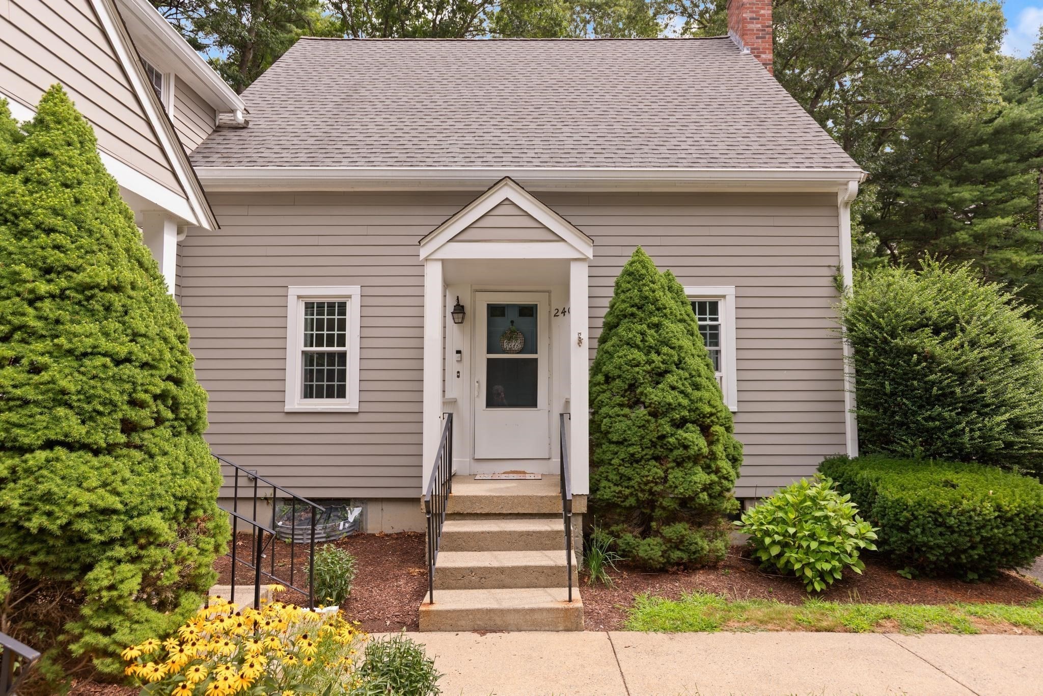 240 Twin Lakes Dr Unit 240, Halifax, MA 02338