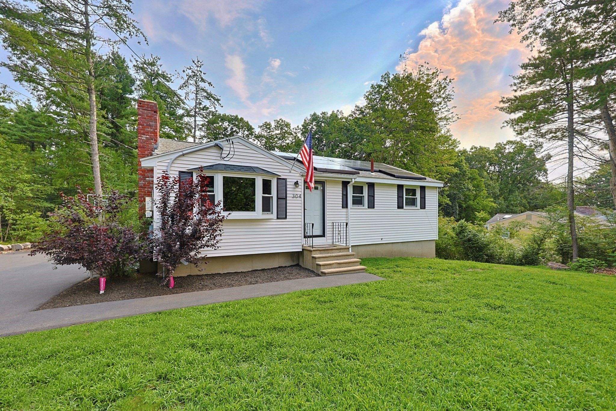 304 Primrose Hill Rd, Dracut, MA 01850