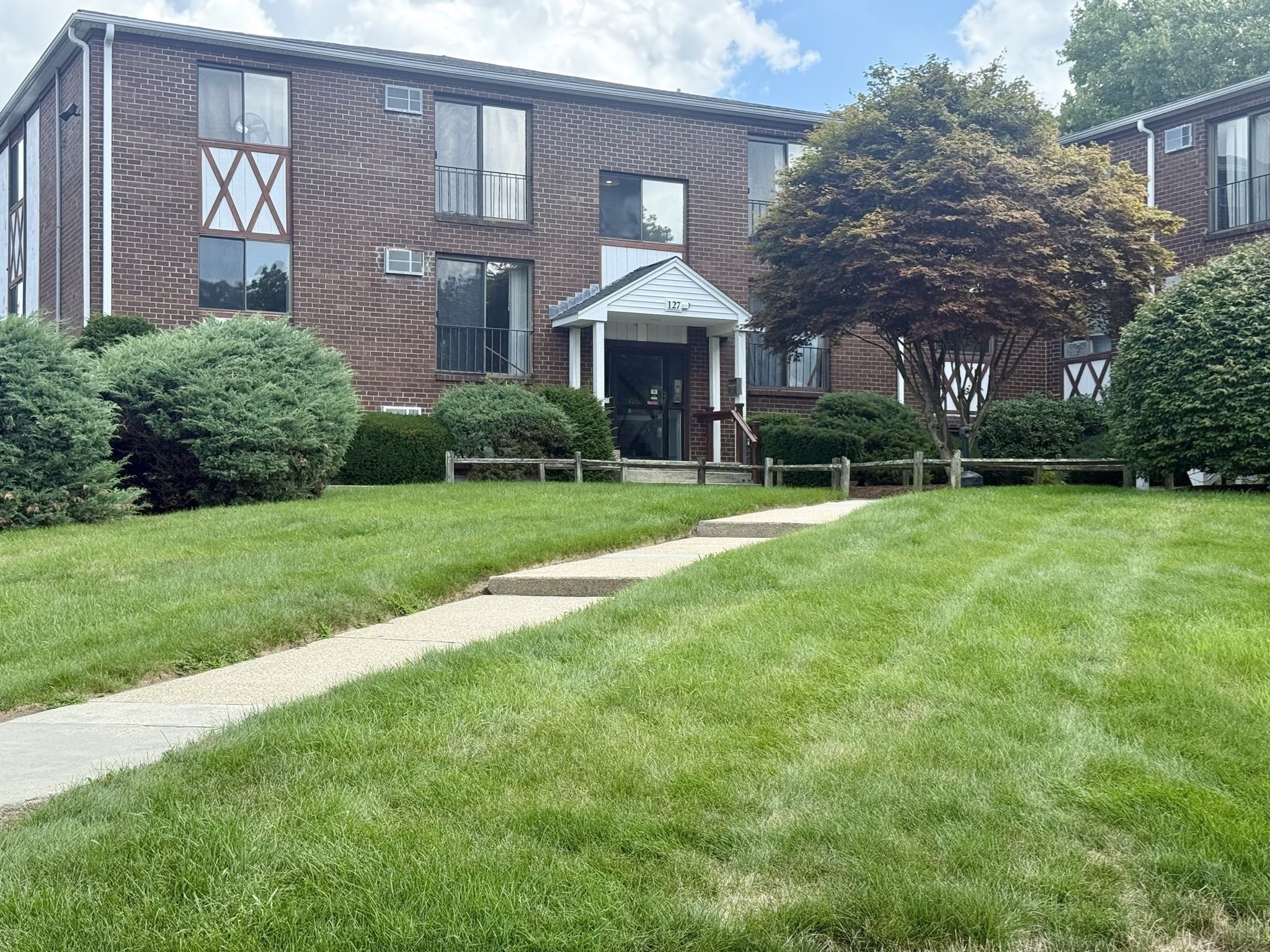 127 King St Unit 209, Franklin, MA 02038