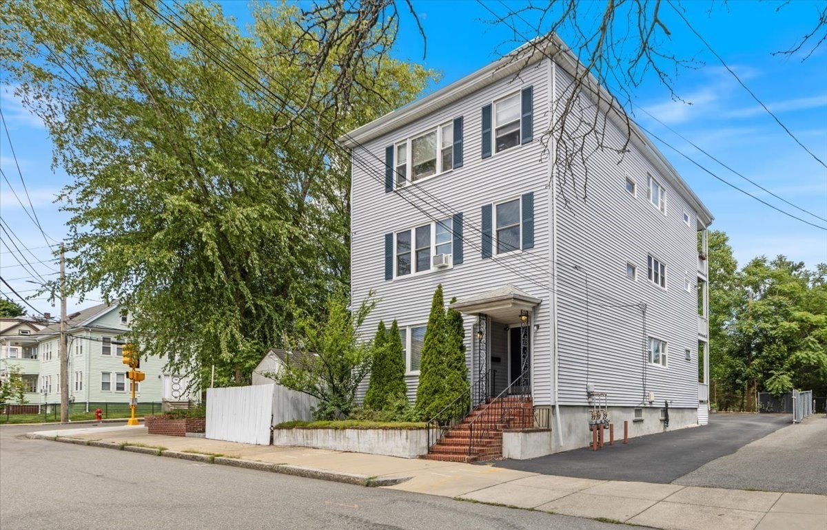 34 Henry St Unit 34, Malden, MA 02148