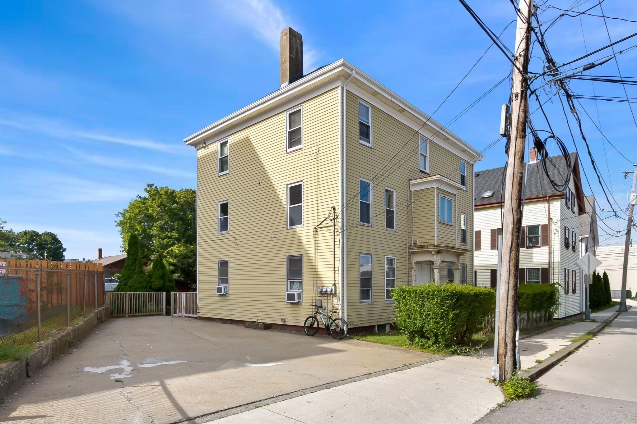 20 Shepherd St, Gloucester, MA 01930
