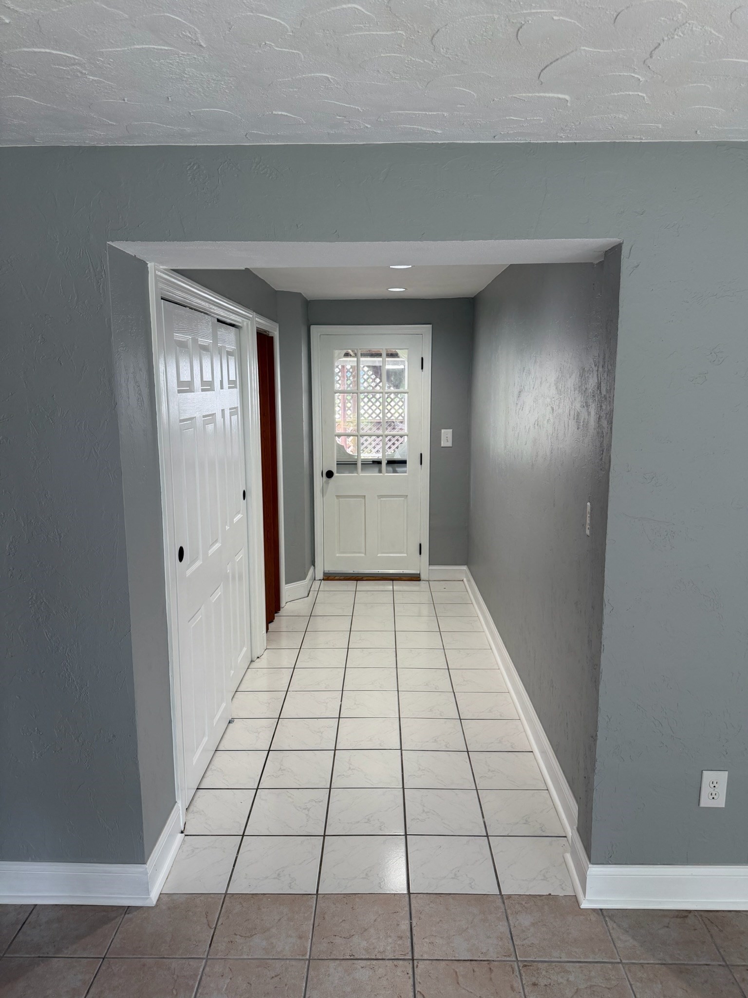 6 Canterbury Rd, Woburn, MA 01801 - Image 8