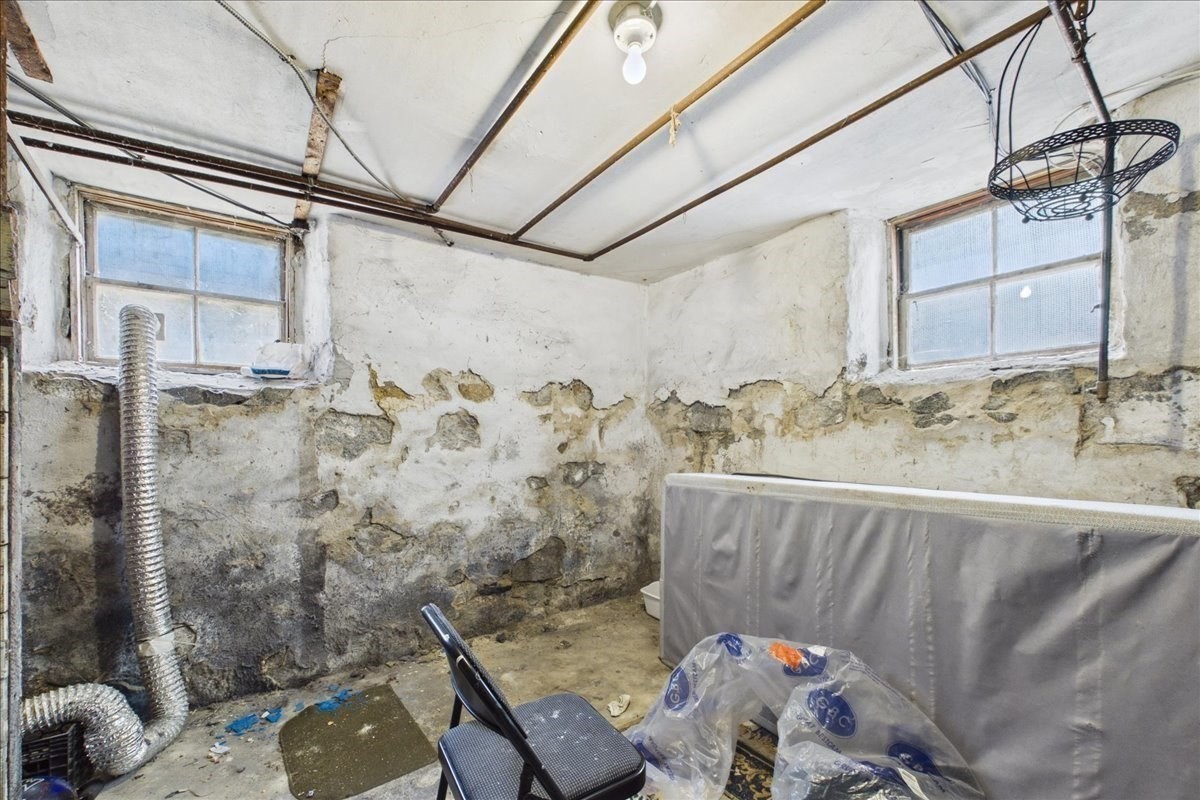 121 Almy St, Fall River, MA 02720 - Image 35