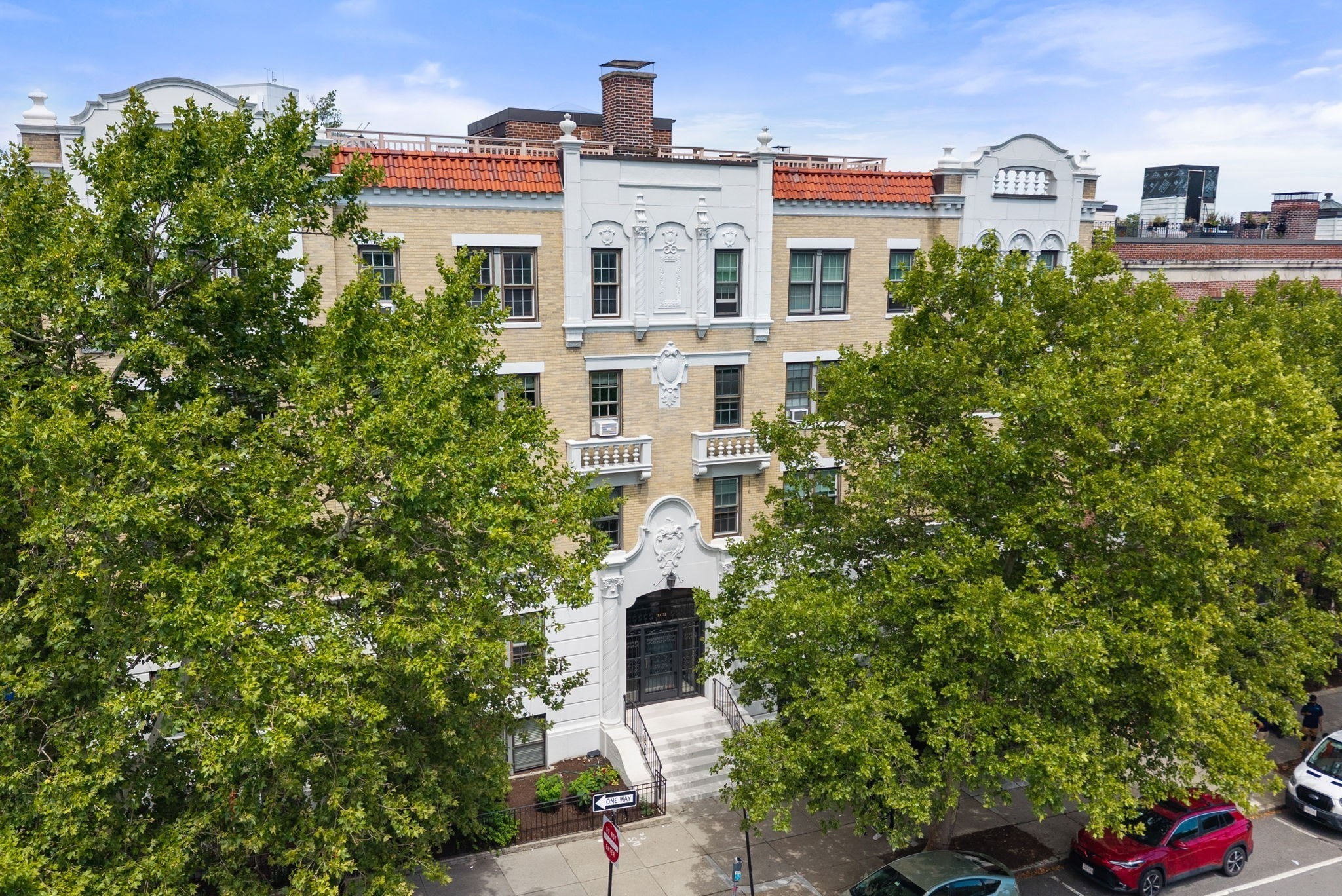 1272 Beacon Street Unit 2, Brookline, MA 02446