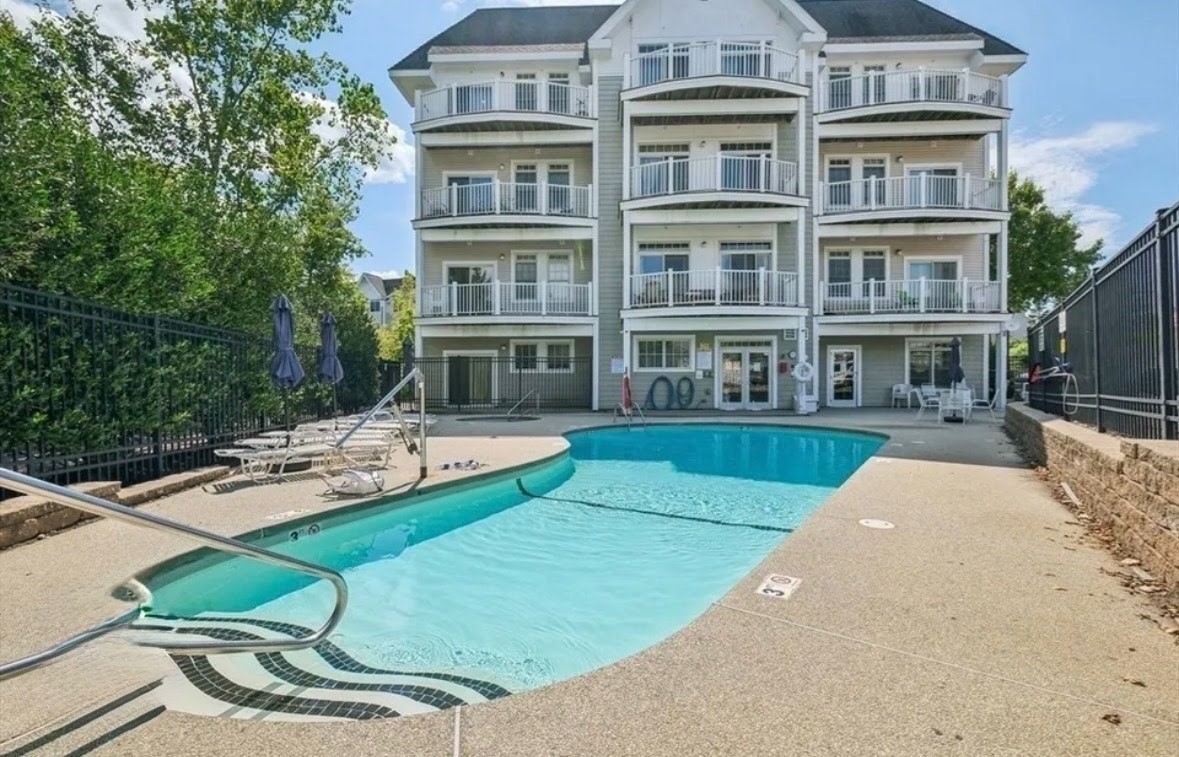 614 Pond St Unit 1101, Braintree, MA 02184