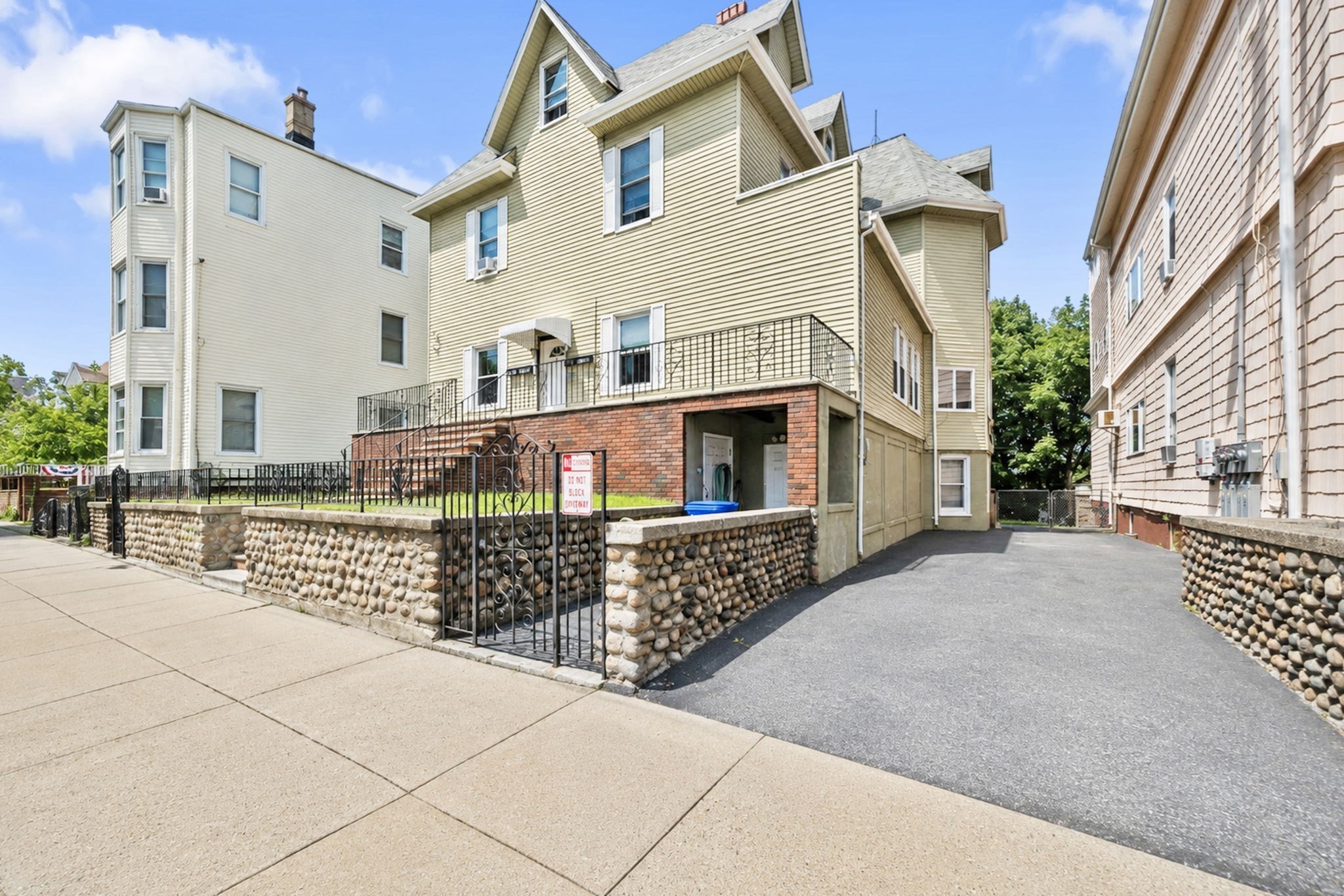 254 E Eagle St, East Boston, Boston, MA 02128