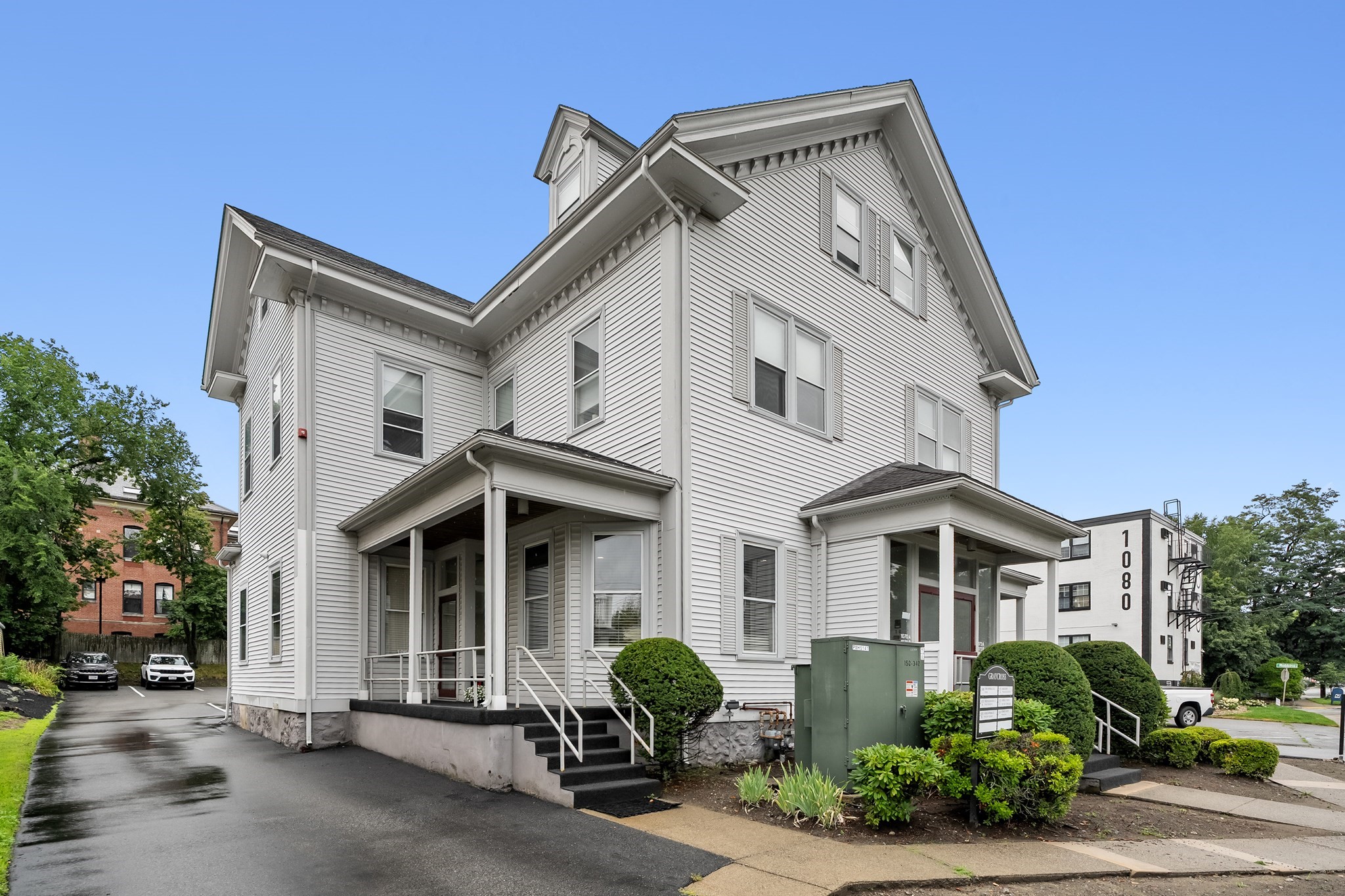 1074 Massachusetts Ave, Arlington, MA 02476
