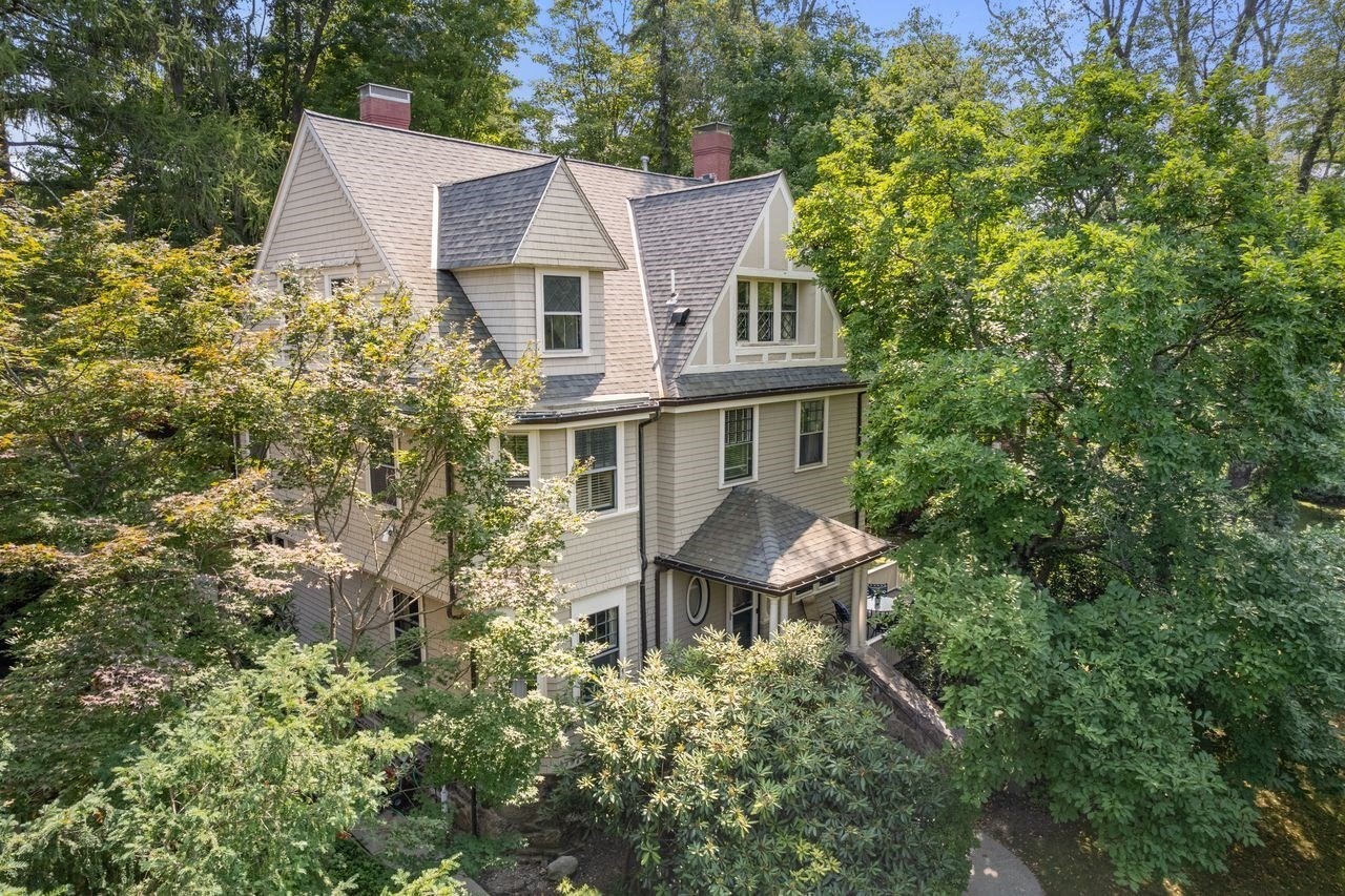 292 Clinton Rd, Brookline, MA 02445 - Image 2