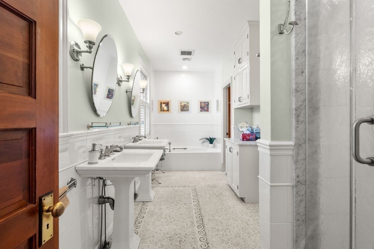 292 Clinton Rd, Brookline, MA 02445 - Image 19