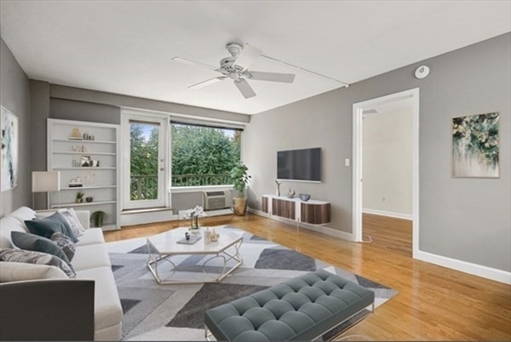 145 Pinckney St, Apt 525