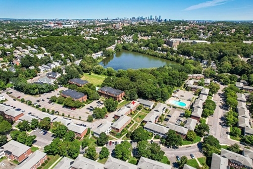 173 Lake Shore Rd, Apt 3