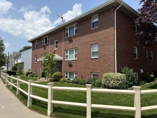 189 RIVER ST, Apt 4