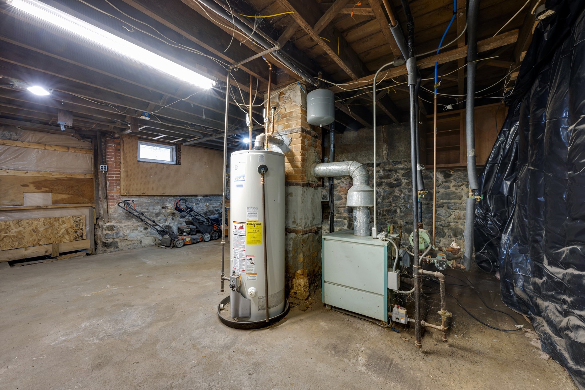 302 Chestnut St, Clinton, MA 01510 - Image 36