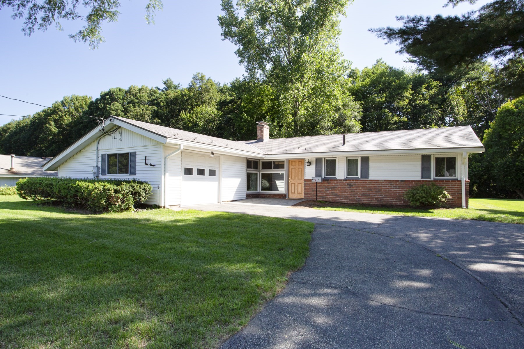 11 Mary Agnes Road, Framingham, MA 01701
