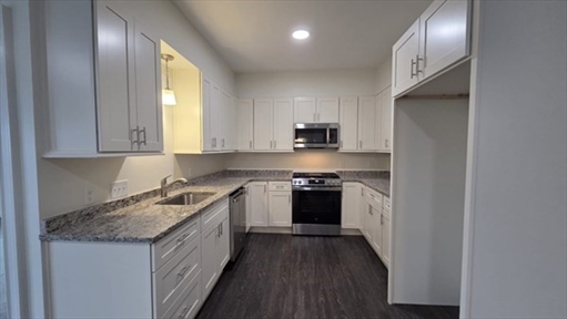10 Franklin Ave, Apt 207
