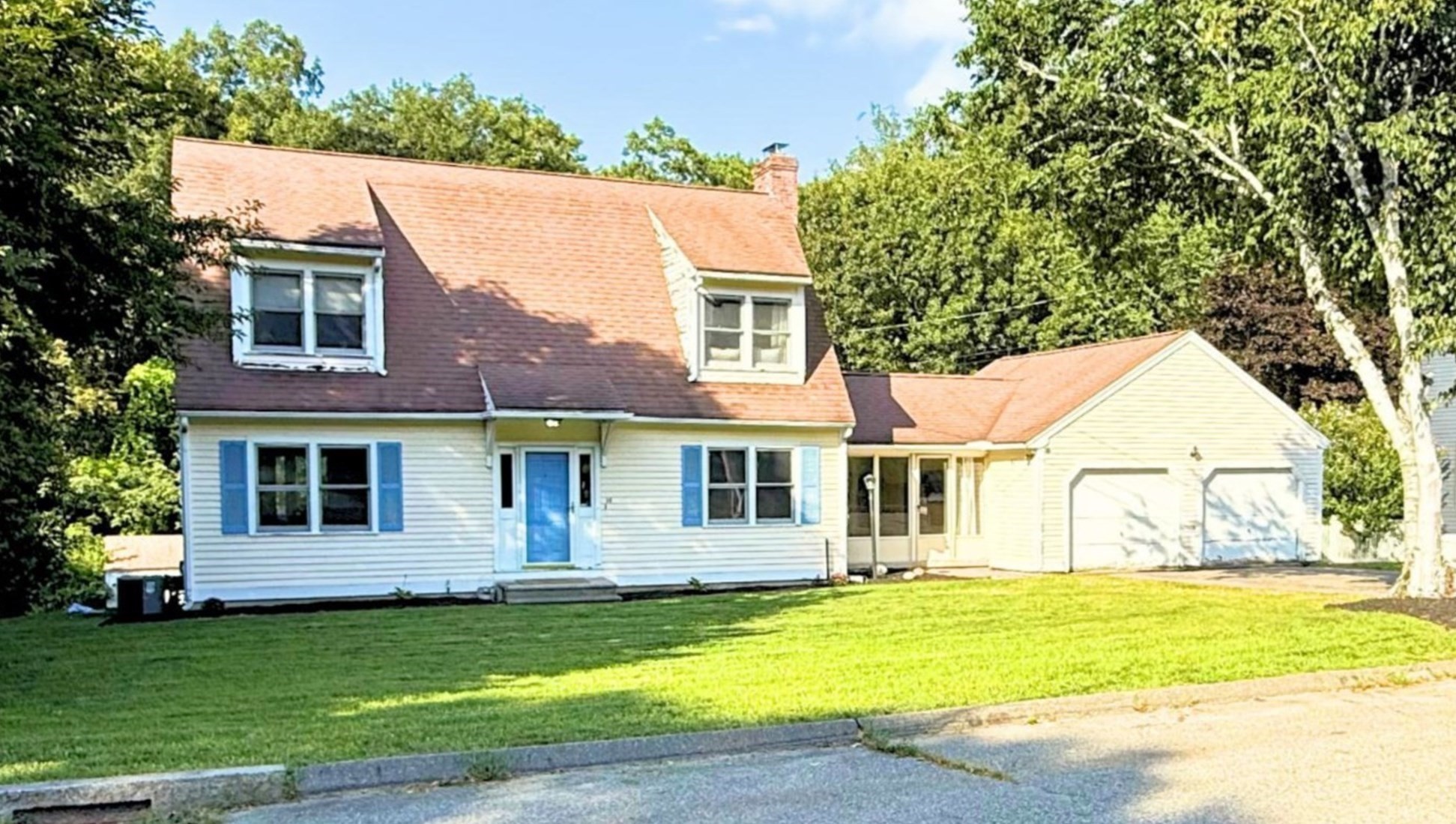 14 Indian Ridge Dr, Leominster, MA 01453