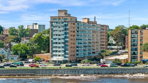 300 Lynnshore Dr, Apt 911