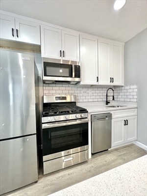3381 Washington St, Apt 3