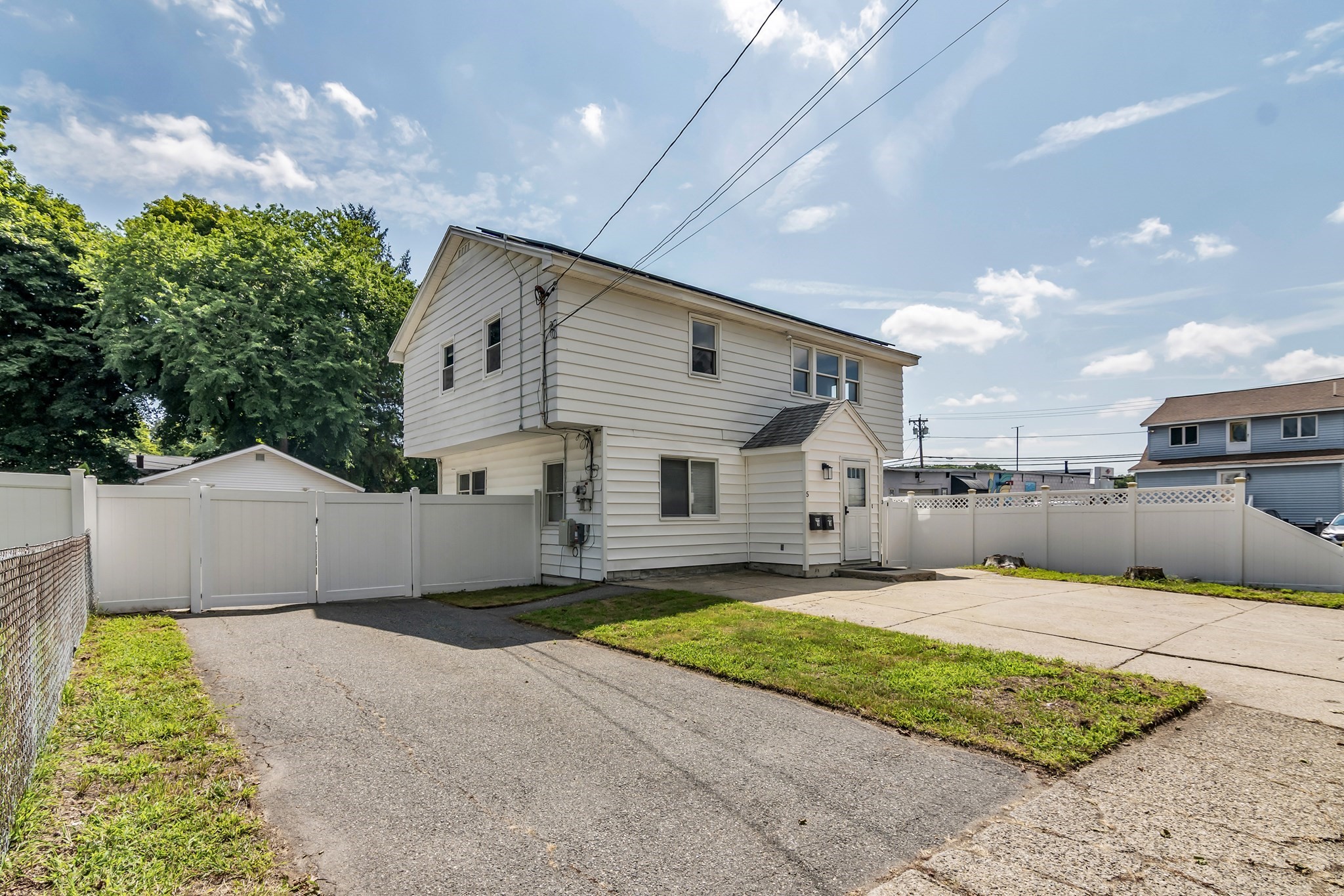 3 Hobson Unit St, Methuen, MA 01844