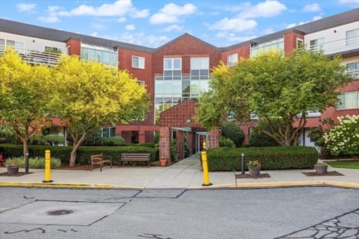 282 Place Ln, Apt 282