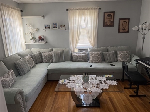 12 Rockwell Ter, Apt 2