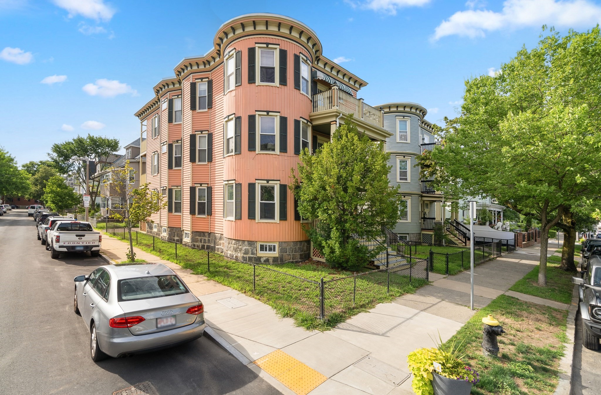 19 Pleasant St, Dorchester, Boston, MA 02125