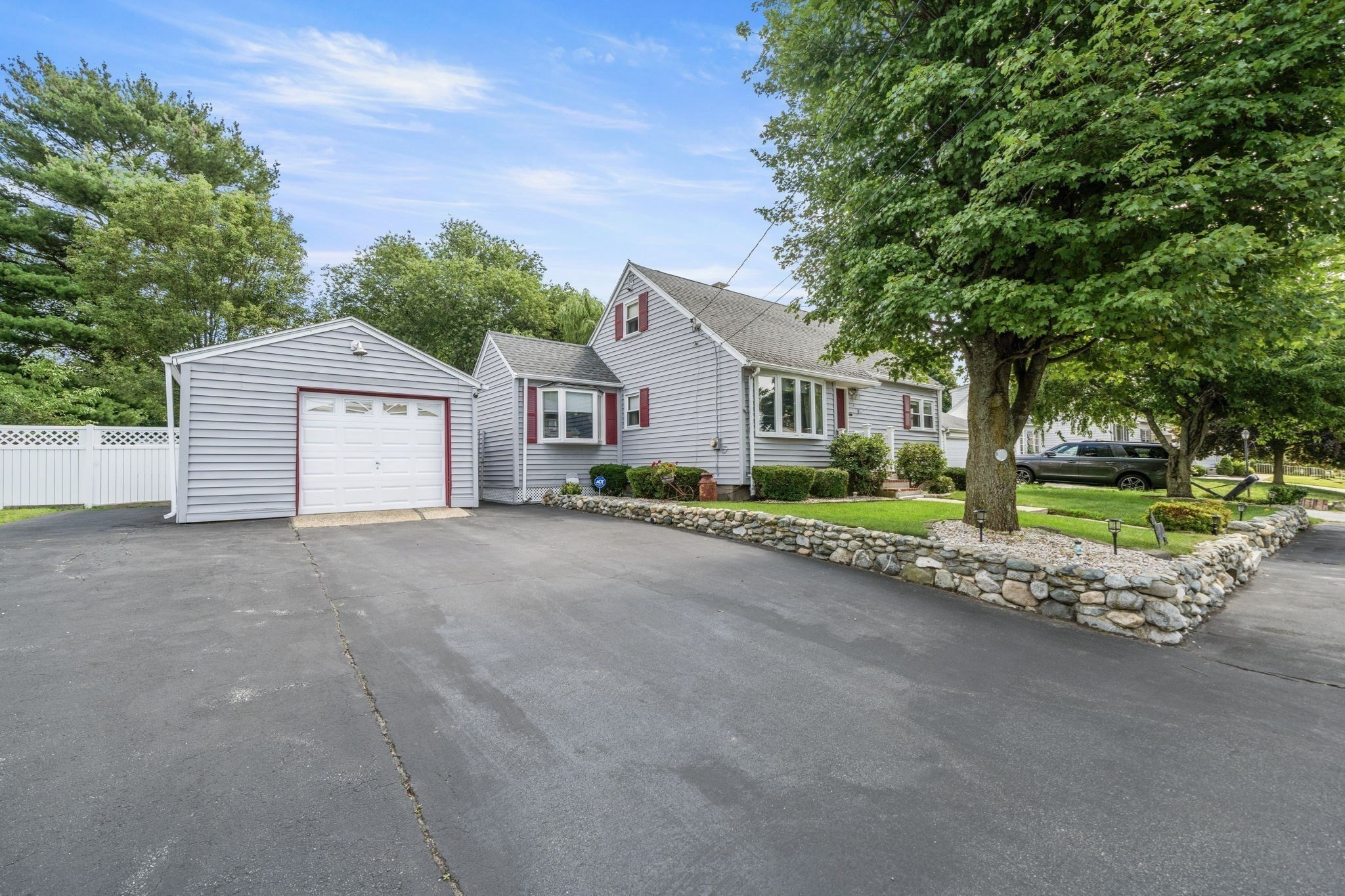 14 Richard Cir, Woburn, MA 01801 - Image 2