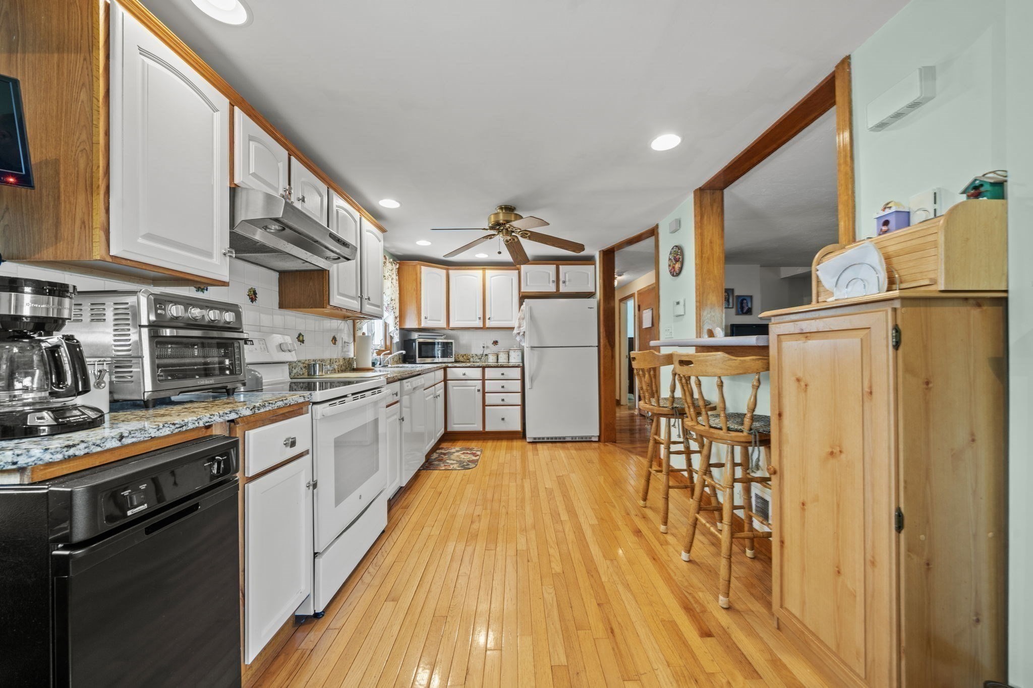 14 Richard Cir, Woburn, MA 01801 - Image 16