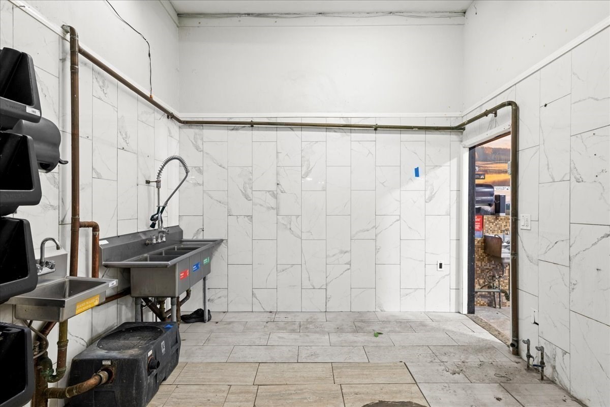 9 Kelly Square, Worcester, MA 01604 - Image 13