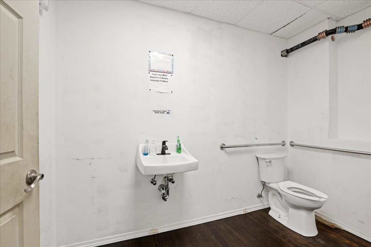 9 Kelly Square, Worcester, MA 01604 - Image 16