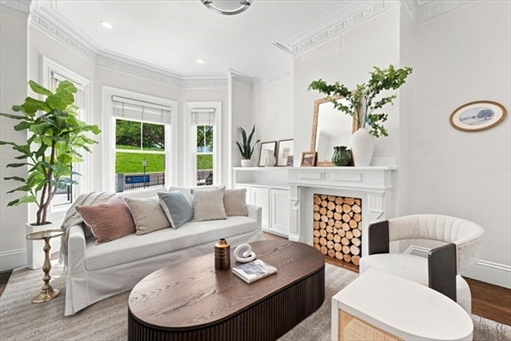 16 Thomas Park, Apt 1