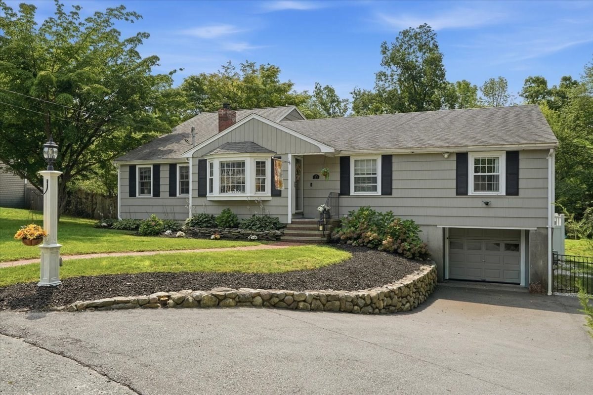 31 Rayfield Rd, Marshfield, MA 02050