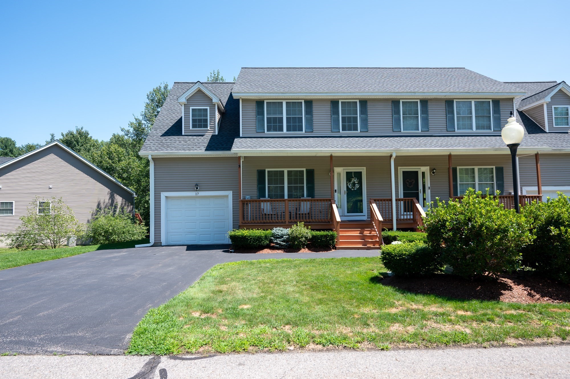 17 Oakes Cir Unit 17, Millbury, MA 01527