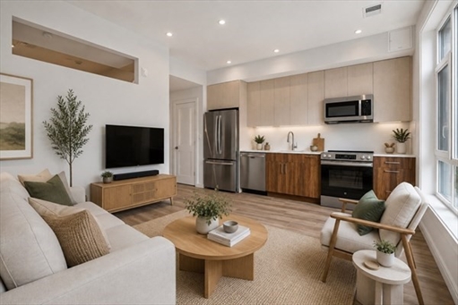 13 Warwick Street, Apt 203
