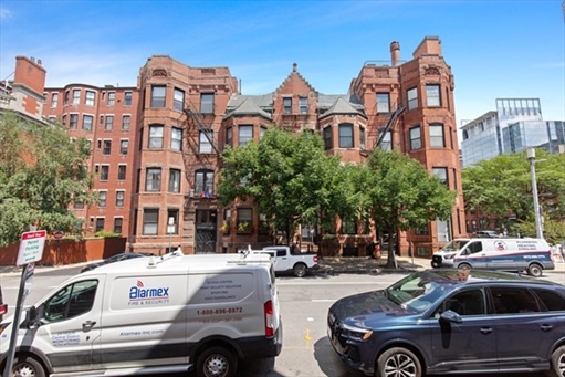 50 Hereford, Apt 4
