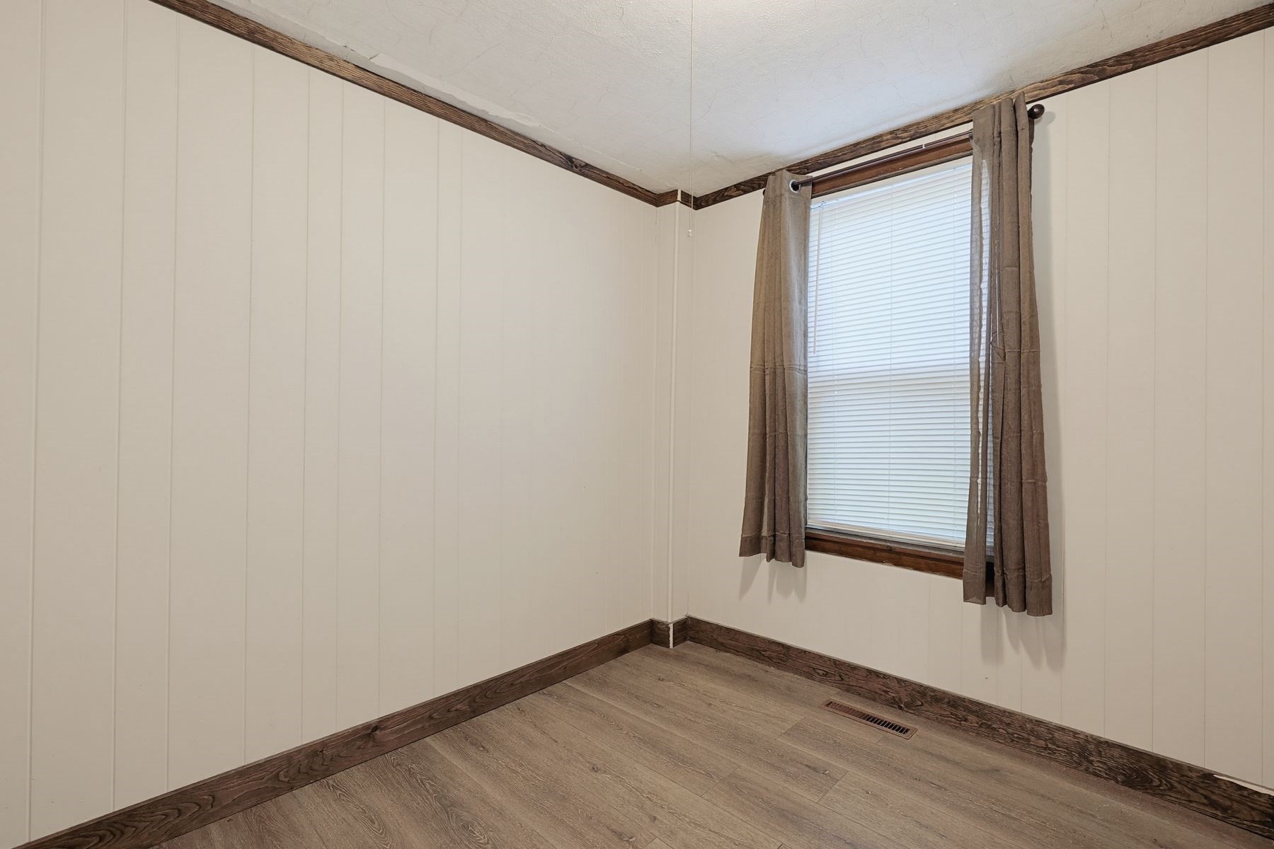 525 Clark St, Gardner, MA 01440 - Image 11