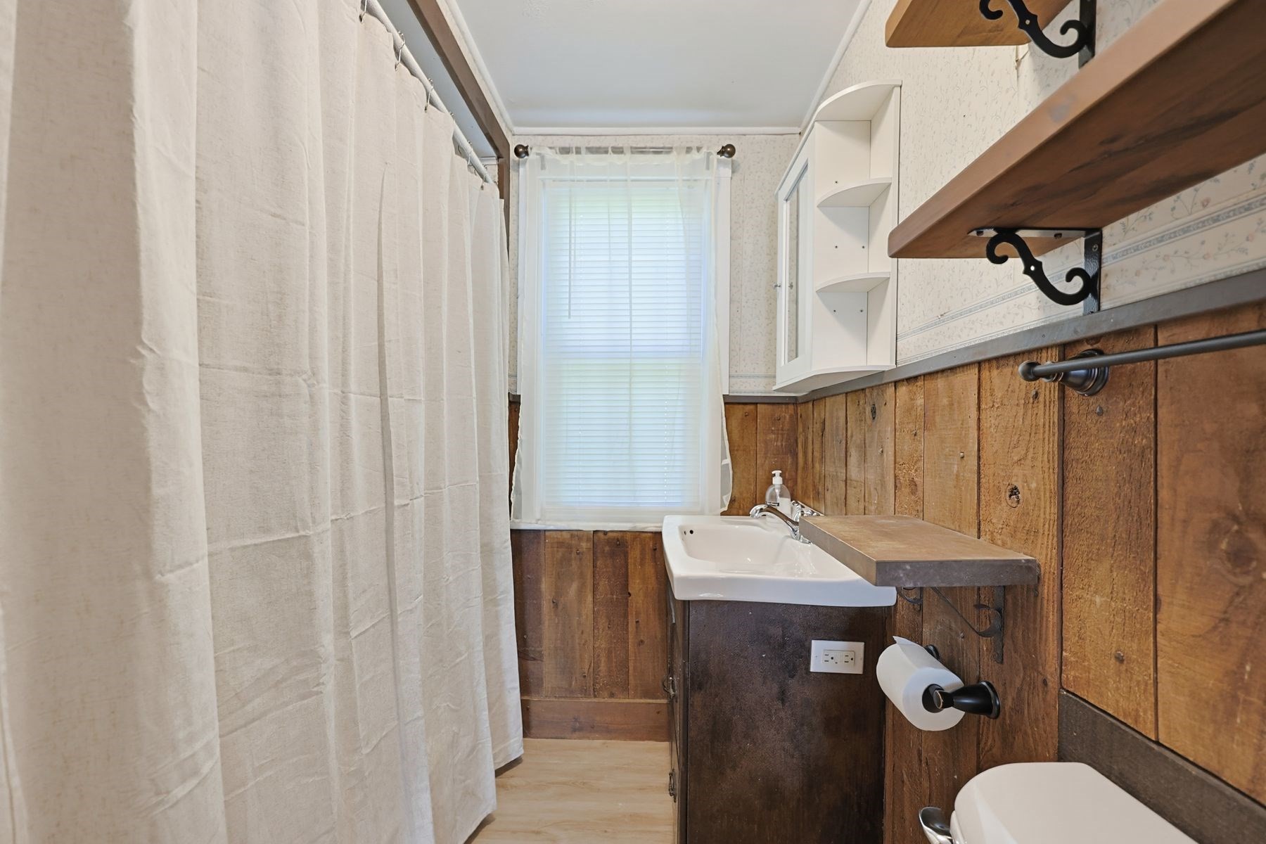 525 Clark St, Gardner, MA 01440 - Image 13
