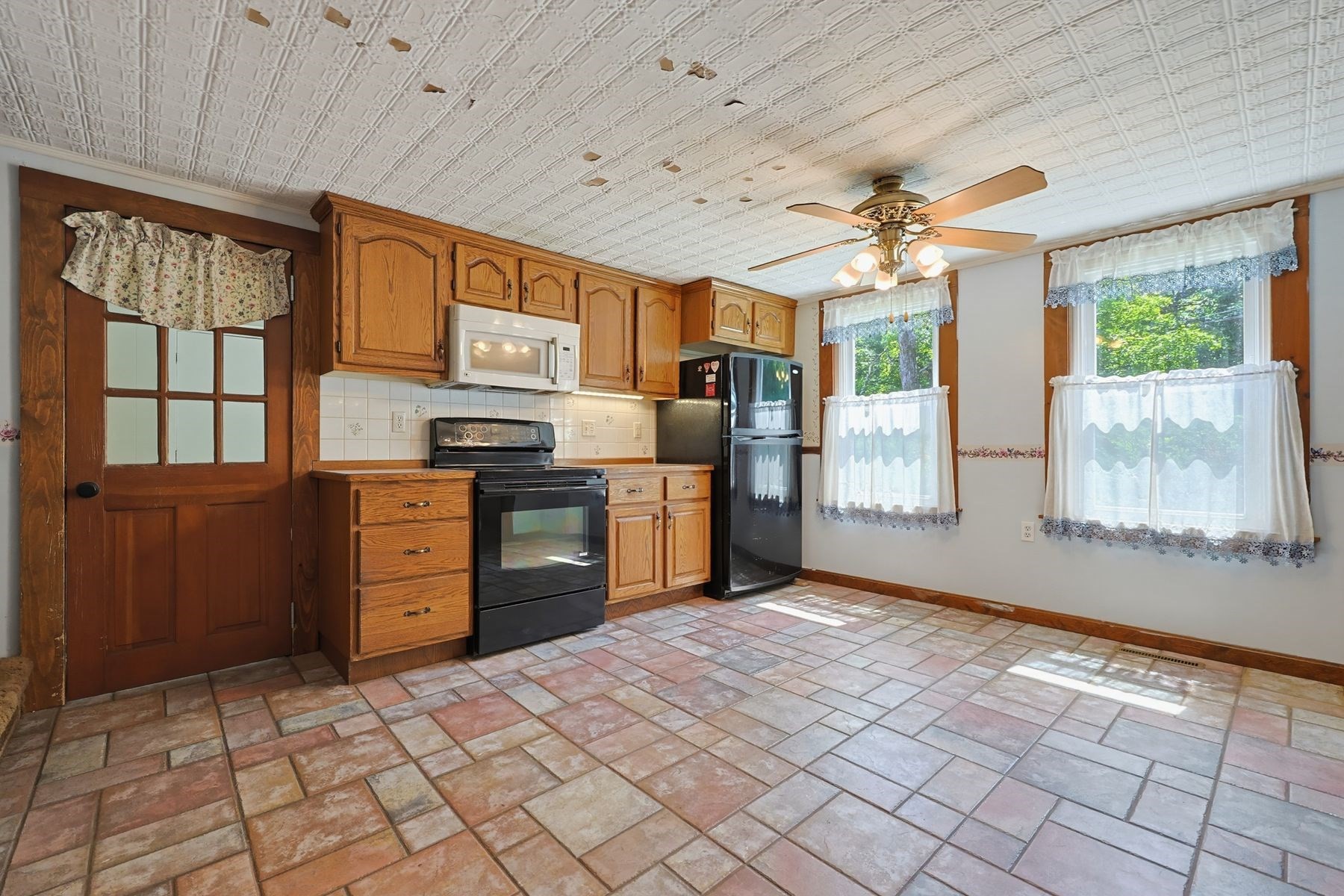 525 Clark St, Gardner, MA 01440 - Image 7