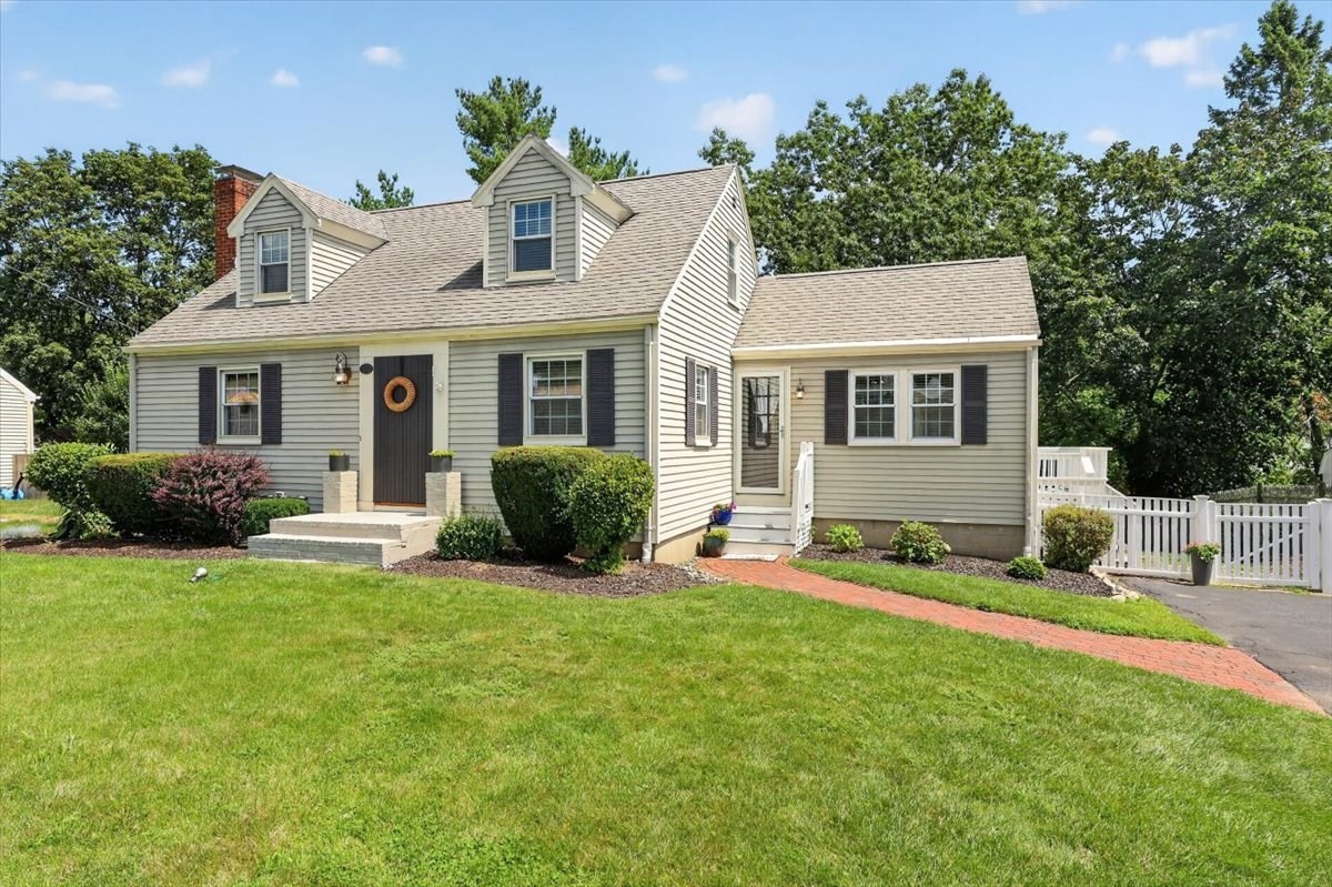 39 Gerard Rd, Norwell, MA 02061
