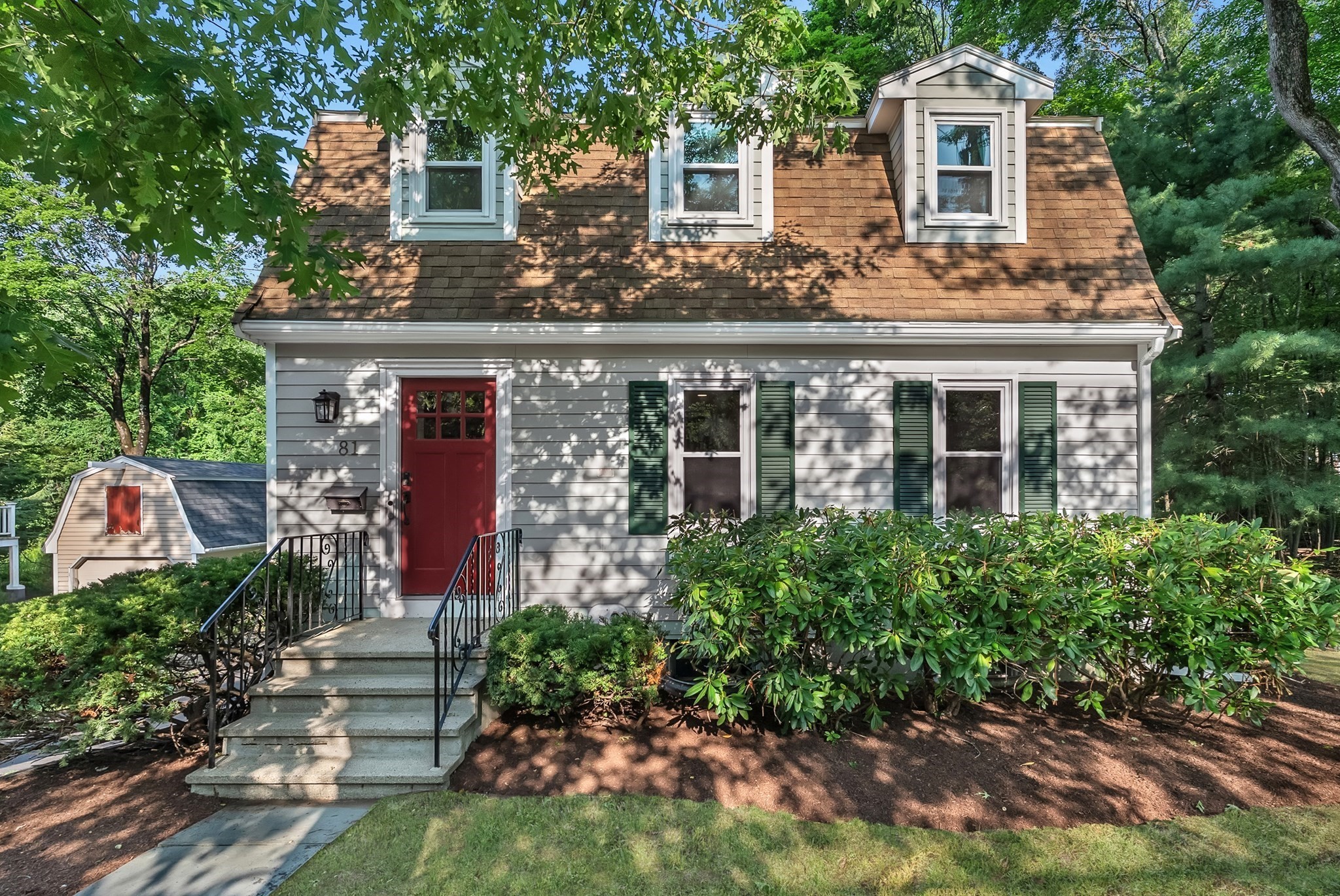 81 Seaver St, Wellesley, MA 02481