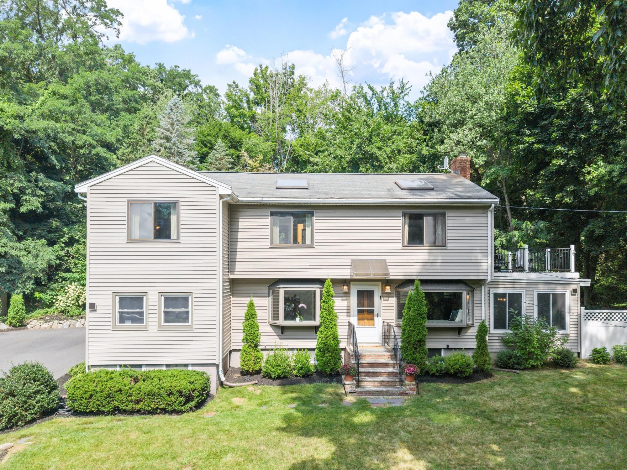155 Winona St, Peabody, MA 01960