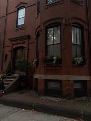 3 Fairfield St, Apt 1