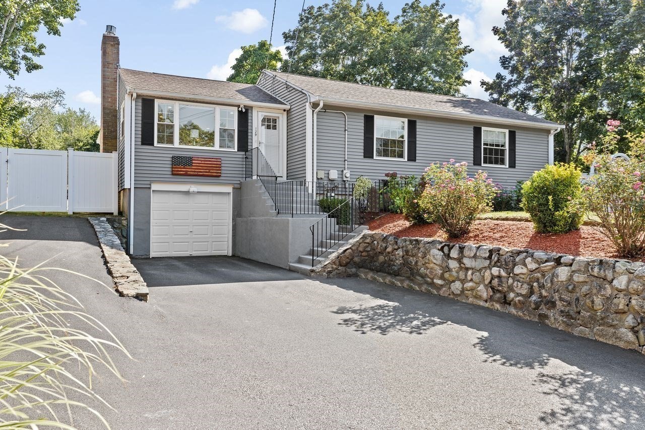 129 Chief Justice Cushing Hwy, Hingham, MA 02043