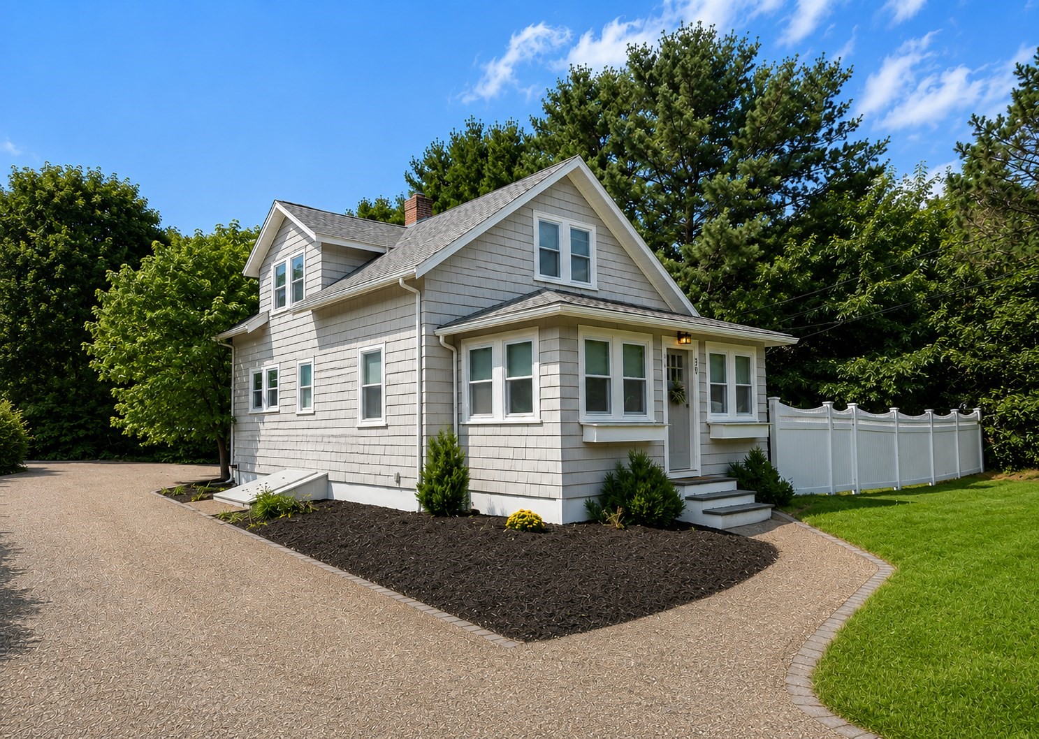 39 Dale Street, Medfield, MA 02052