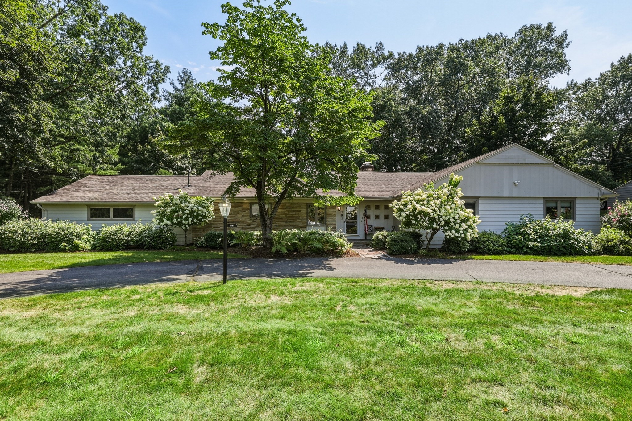191 Pinewood Dr, Longmeadow, MA 01106
