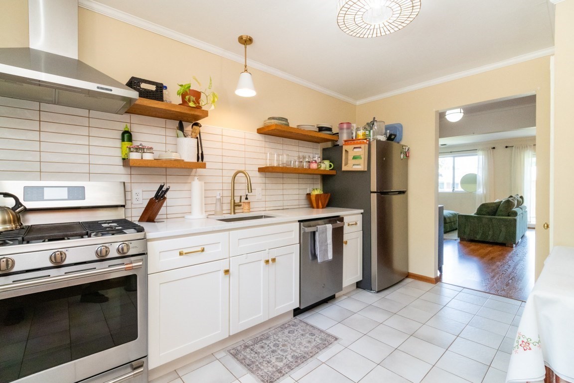 25 Bayberry Dr Unit 4, Sharon, MA 02067