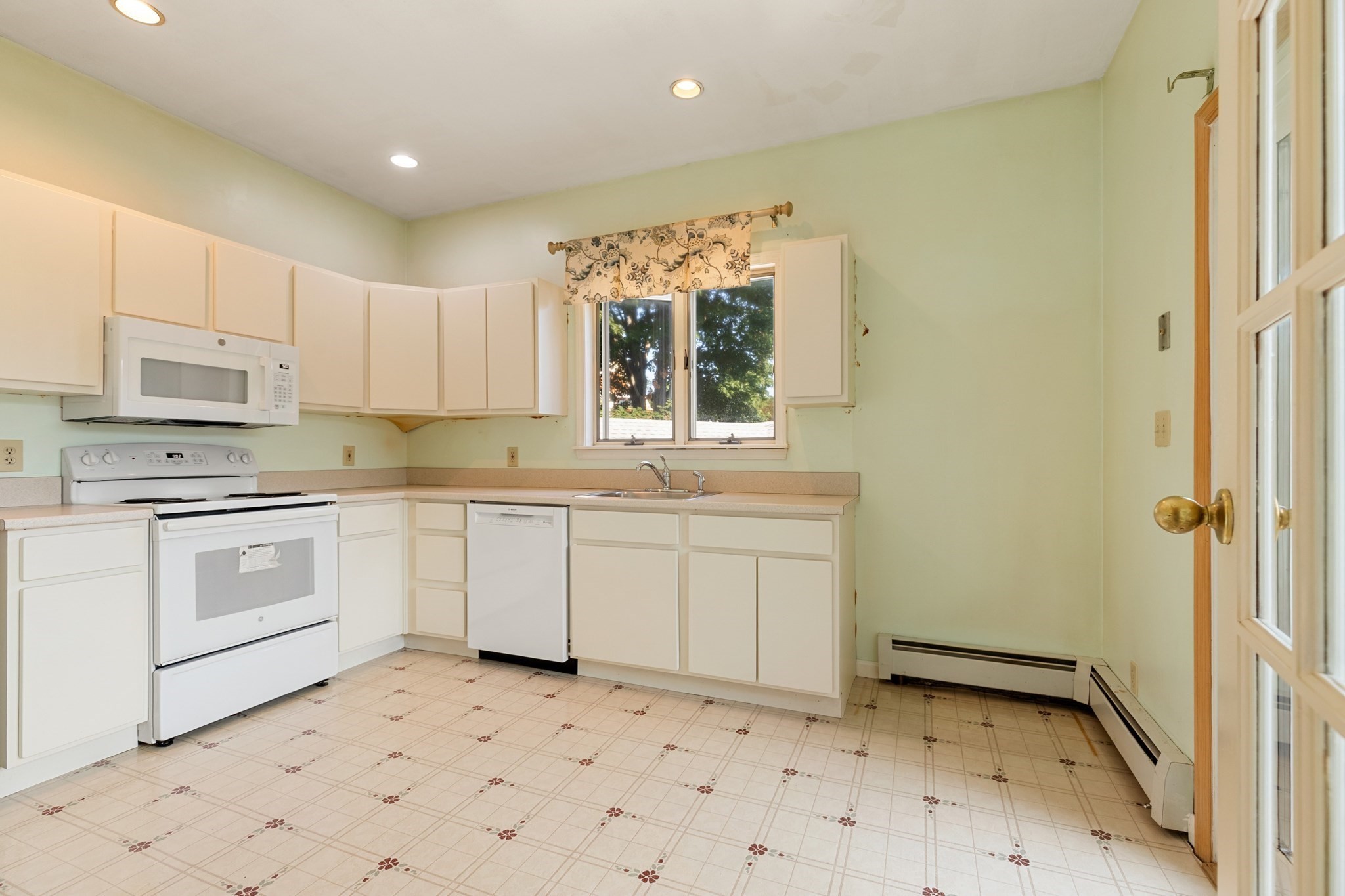 42 Broad St Unit 3, Salem, MA 01970 - Image 13