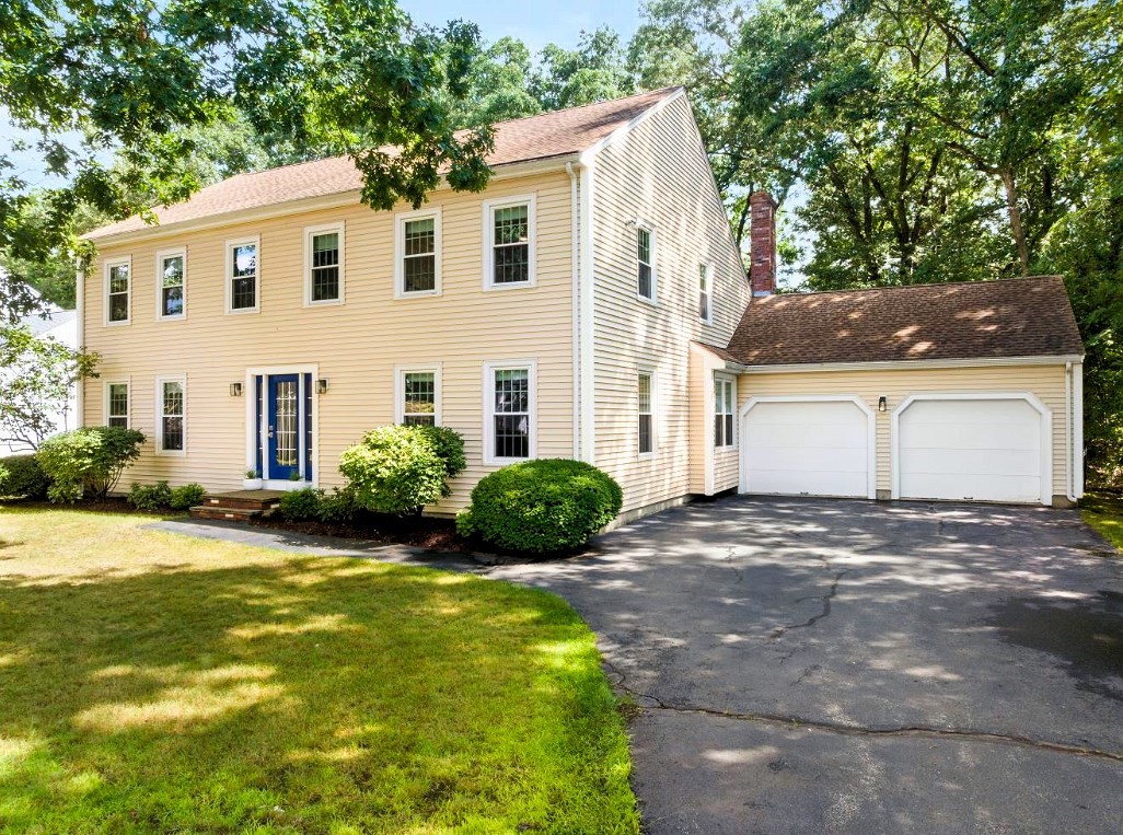 14 Dotty Ann Dr, Framingham, MA 01701